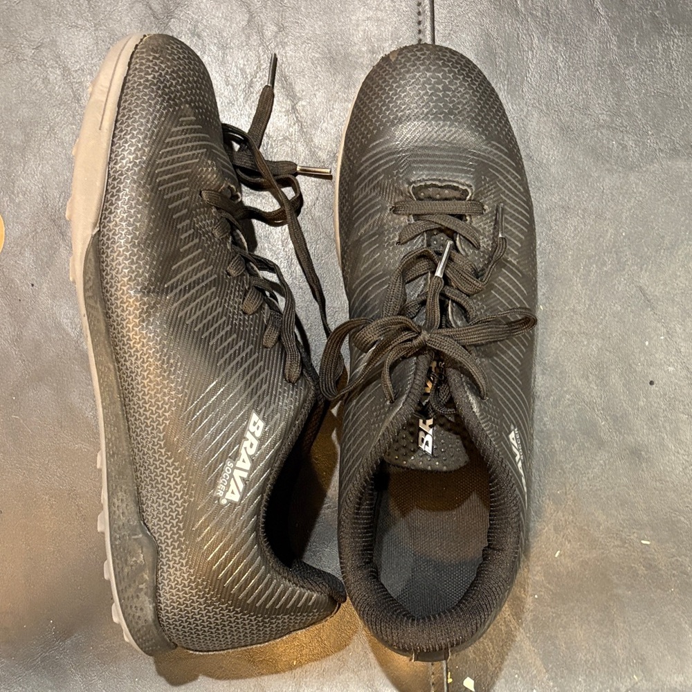 Brava Indoor Soccer Shoes - Picture 6 of 6